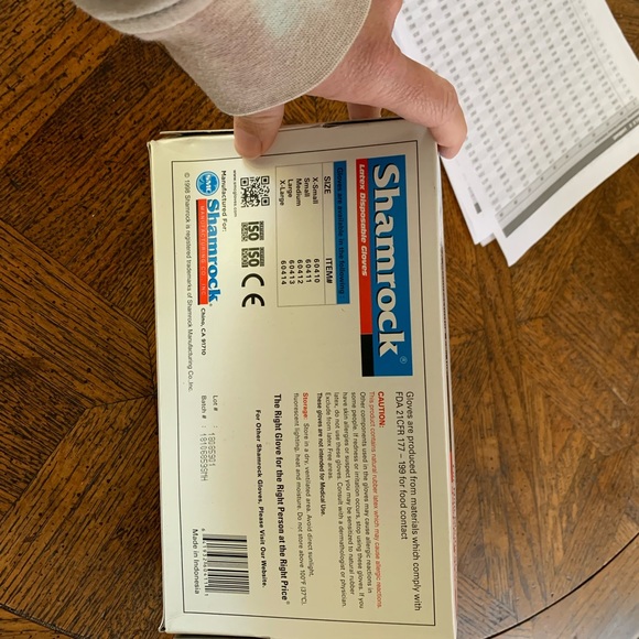 Shamrock New Unopened Box of White Latex Gloves Sz Small - Picture 3 of 3